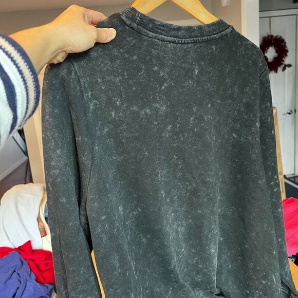 Peanut St. Patrick's Day Womens Plus Size 1X Sweatshirt Black Washed Distressed - Picture 8 of 11